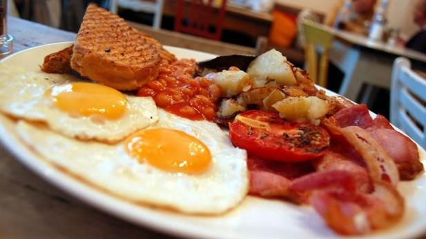 Desayunar el full enflish breakfast